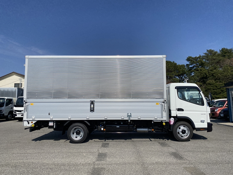 キャンター　ワイド超ロング　全低床　175PS　積載3,950kg|中古トラックの販売・買取・査定のアイナビ