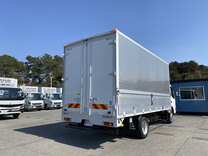 キャンター　ワイド超ロング　全低床　175PS　積載3,950kg|中古トラックの販売・買取・査定のアイナビ