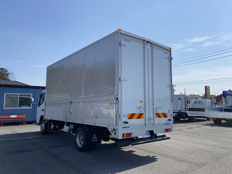 キャンター　ワイド超ロング　全低床　175PS　積載3,950kg|中古トラックの販売・買取・査定のアイナビ