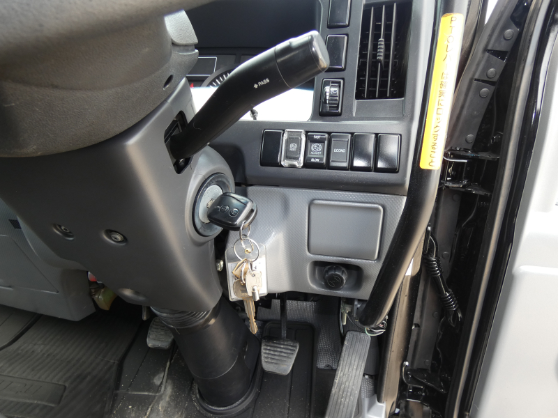 H30 高所作業車　マニュアル　電動ミラー　バックカメラ　260609|中古トラックの販売・買取・査定のアイナビ