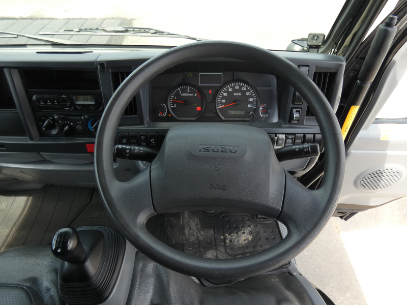 H30 高所作業車　マニュアル　電動ミラー　バックカメラ　260609|中古トラックの販売・買取・査定のアイナビ