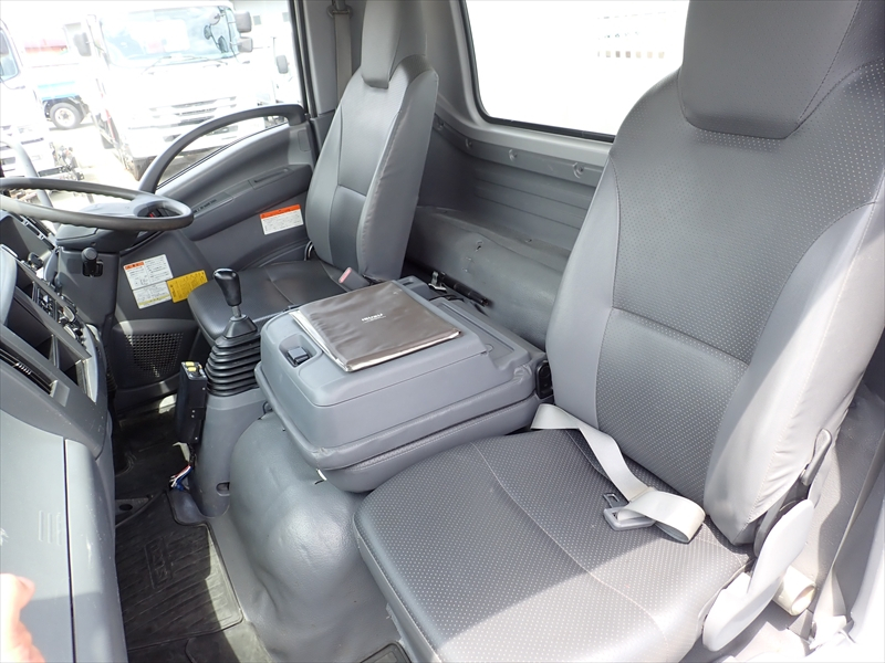 【353056】中型　Fゲート付き　土砂ダンプ|中古トラックの販売・買取・査定のアイナビ