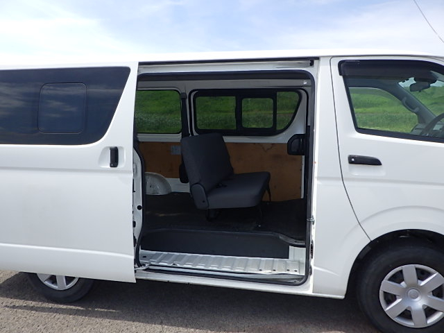 トヨタ平成30年式☆ハイエースバン☆一時抹消走行5万キロ台|中古トラックの販売・買取・査定のアイナビ