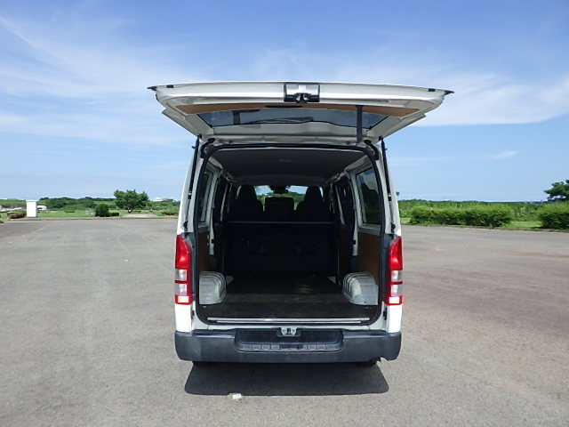 トヨタ平成30年式☆ハイエースバン☆一時抹消走行5万キロ台|中古トラックの販売・買取・査定のアイナビ