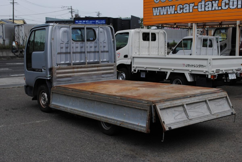 H18　アトラス　平ボディ　積載1.3t　9尺|中古トラックの販売・買取・査定のアイナビ