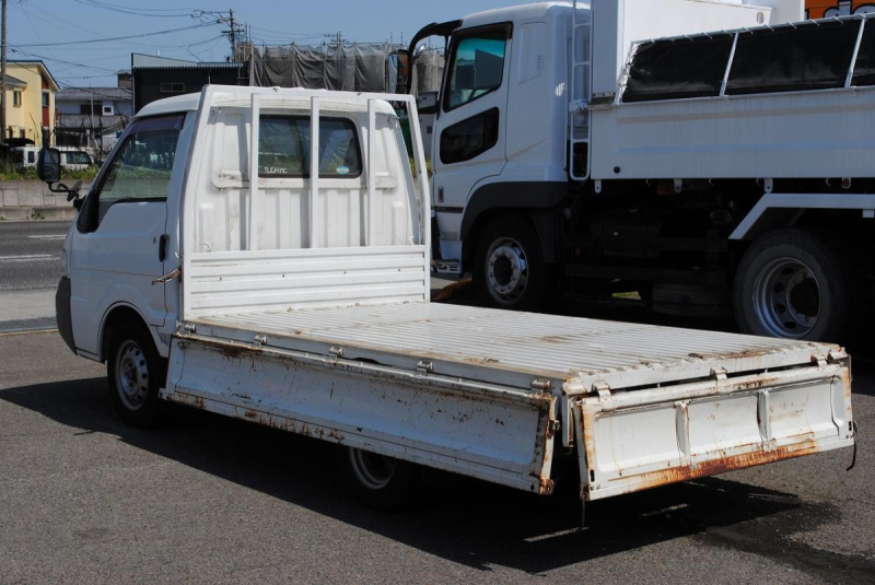 H17　デリカトラック　平ボディ　積載1t|中古トラックの販売・買取・査定のアイナビ