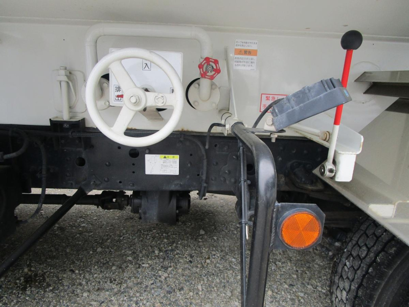 タンク車　3.95KL　消防書類有り|中古トラックの販売・買取・査定のアイナビ