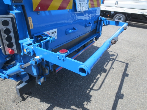 日野デュトロ巻込み式パッカー車|中古トラックの販売・買取・査定のアイナビ