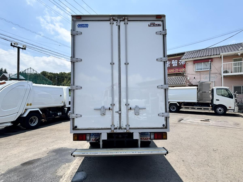 エルフ　標準ロングパネルバン　積載2000kg|中古トラックの販売・買取・査定のアイナビ