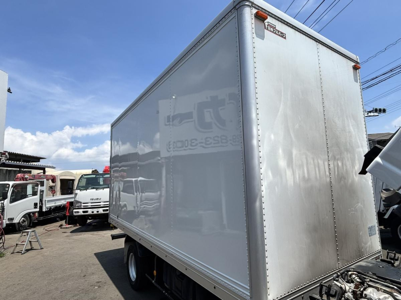エルフ　標準ロングパネルバン　積載2000kg|中古トラックの販売・買取・査定のアイナビ