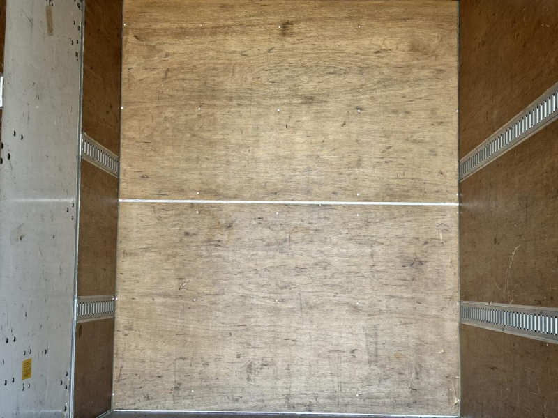 エルフ　標準ロングパネルバン　積載2000kg|中古トラックの販売・買取・査定のアイナビ