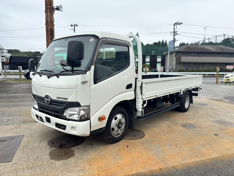 デュトロ　標準ロング平ボディー　積載2000kg　AT車|中古トラックの販売・買取・査定のアイナビ