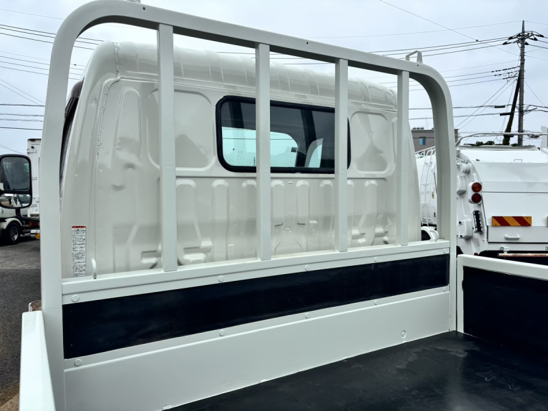 デュトロ　標準ロング平ボディー　積載2000kg　AT車|中古トラックの販売・買取・査定のアイナビ