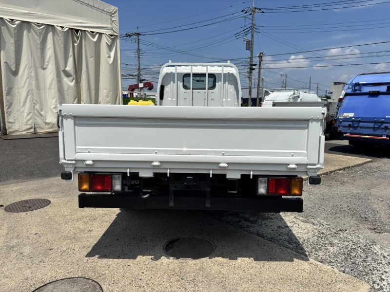 標準ロング平ボディー　積載2000kg|中古トラックの販売・買取・査定のアイナビ