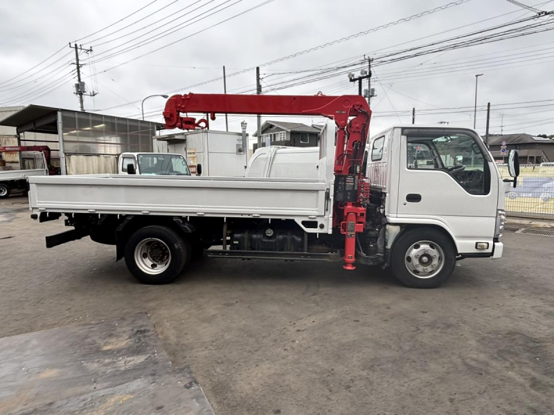 標準ロング平　3段クレーンラジコン付き　積載3600kg|中古トラックの販売・買取・査定のアイナビ