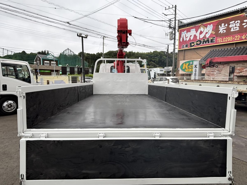 標準ロング平　3段クレーンラジコン付き　積載3600kg|中古トラックの販売・買取・査定のアイナビ