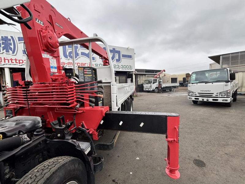 標準ロング平　3段クレーンラジコン付き　積載3600kg|中古トラックの販売・買取・査定のアイナビ
