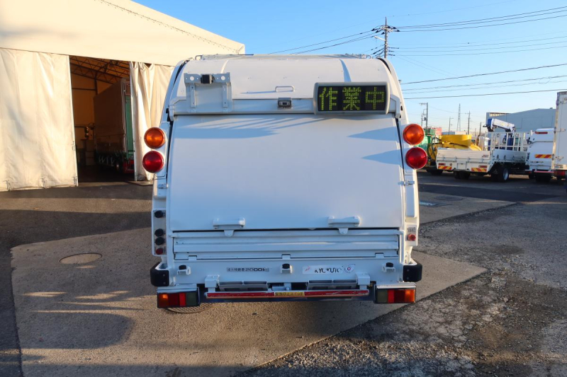 プレス式パッカー車　極東製4.2立米|中古トラックの販売・買取・査定のアイナビ