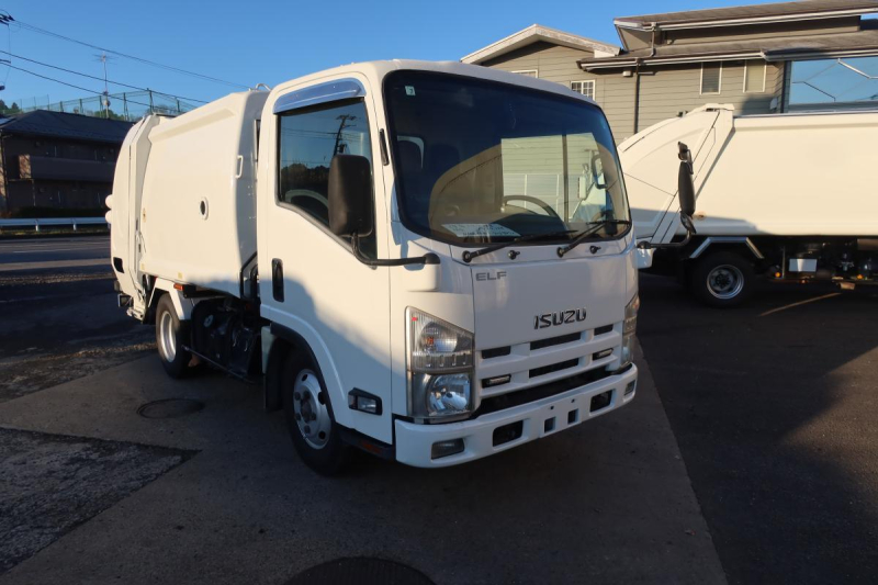 プレス式パッカー車　極東製4.2立米|中古トラックの販売・買取・査定のアイナビ