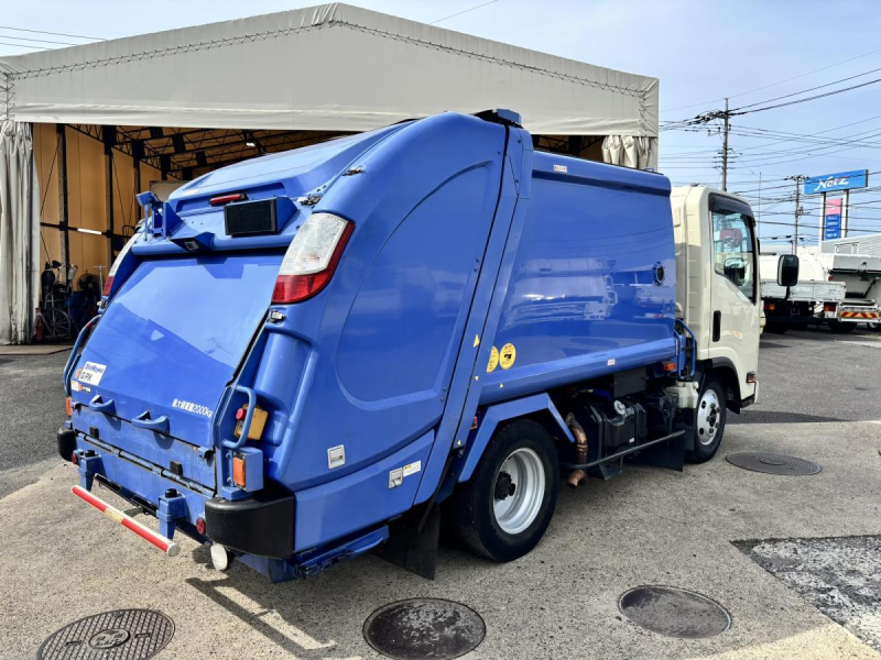 エルフ　プレス式パッカー車　新明和製4.2立米|中古トラックの販売・買取・査定のアイナビ