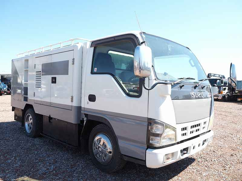 いすゞ エルフ 高圧洗浄車 62mホース付 ビルメンテに|中古トラックの販売・買取・査定のアイナビ