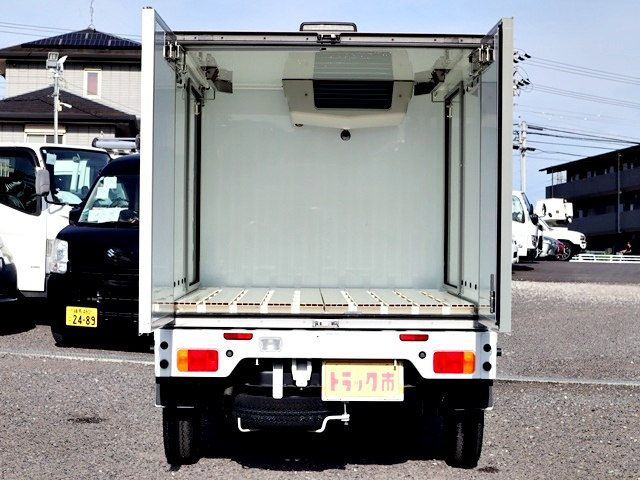 冷蔵冷凍　両側スライドドア|中古トラックの販売・買取・査定のアイナビ