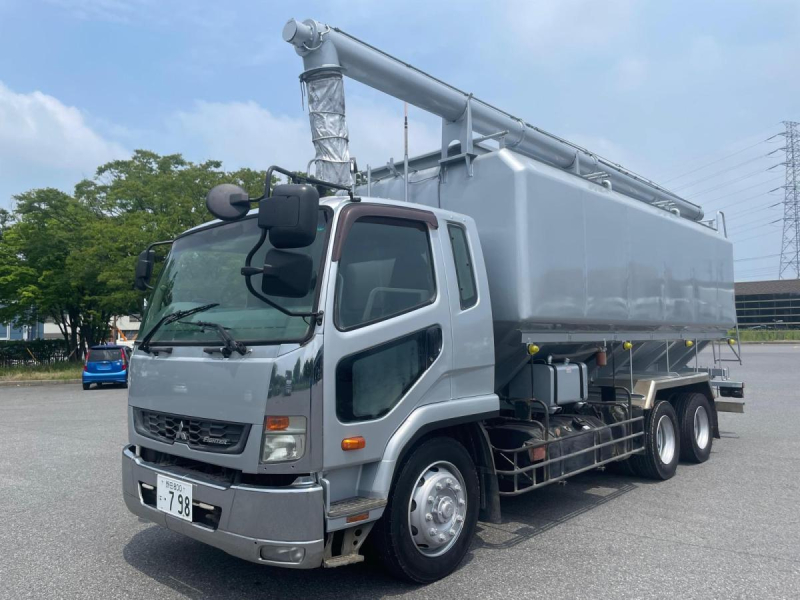 三菱ふそう ファイター H26 粉粒体運搬車|中古トラックの販売・買取・査定のアイナビ