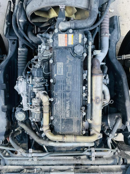 三菱ふそう ファイター H26 粉粒体運搬車|中古トラックの販売・買取・査定のアイナビ