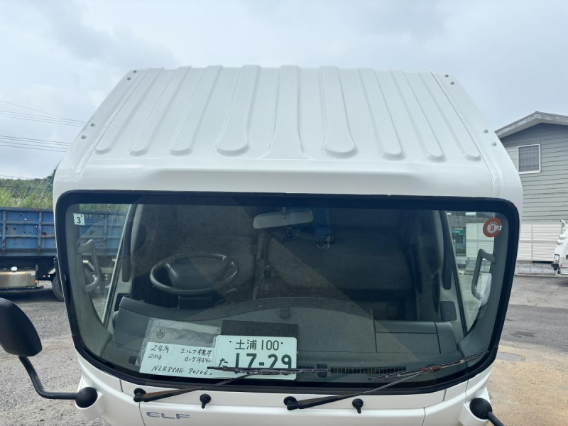 エルフ　標準ロング平ボディー　積載2000kg　MT5速|中古トラックの販売・買取・査定のアイナビ