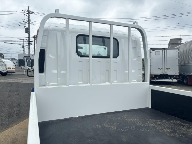 エルフ　標準ロング平ボディー　積載2000kg　MT5速|中古トラックの販売・買取・査定のアイナビ