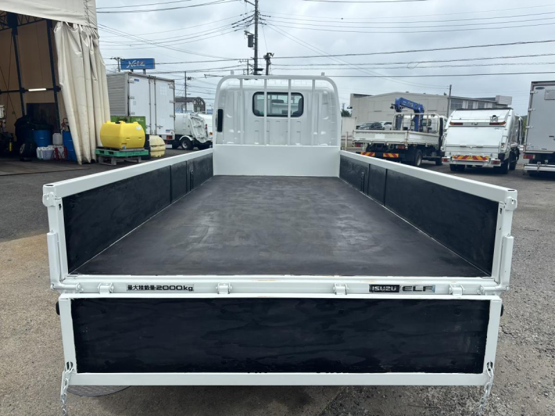 エルフ　標準ロング平ボディー　積載2000kg　MT5速|中古トラックの販売・買取・査定のアイナビ
