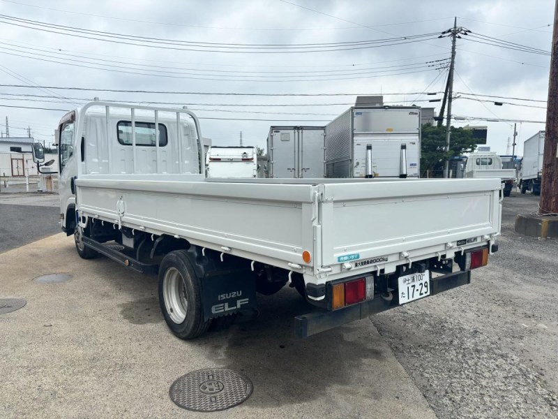 エルフ　標準ロング平ボディー　積載2000kg　MT5速|中古トラックの販売・買取・査定のアイナビ