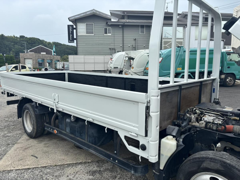 エルフ　標準ロング平ボディー　積載2000kg　MT5速|中古トラックの販売・買取・査定のアイナビ