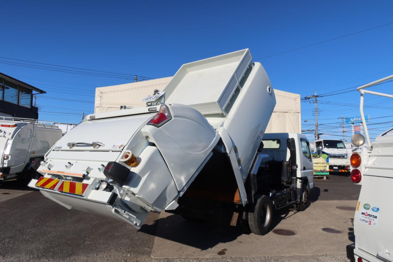 ワイド幅　巻き込みパッカー車　極東製6.2立米　積載3100kg|中古トラックの販売・買取・査定のアイナビ