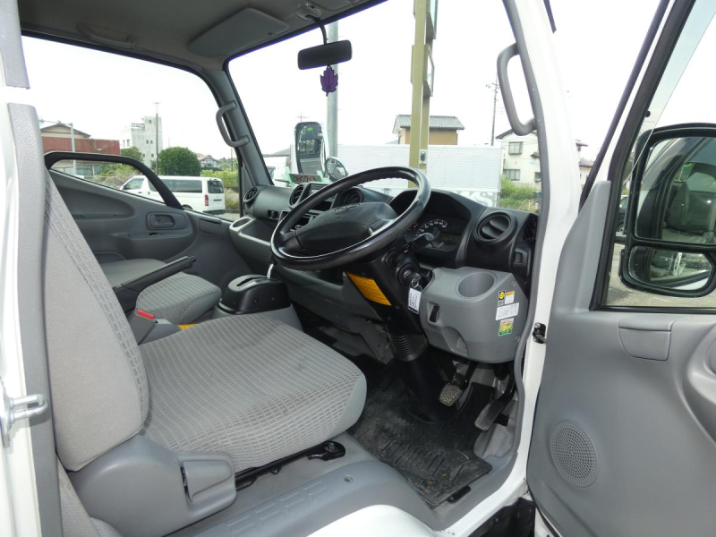 1.35トン　平ボディオ-トマ|中古トラックの販売・買取・査定のアイナビ