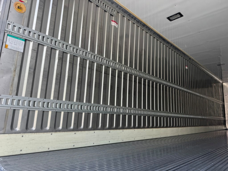 4軸低床 総輪エアサス 菱重 低温 サブエンジン式 門口ステン|中古トラックの販売・買取・査定のアイナビ