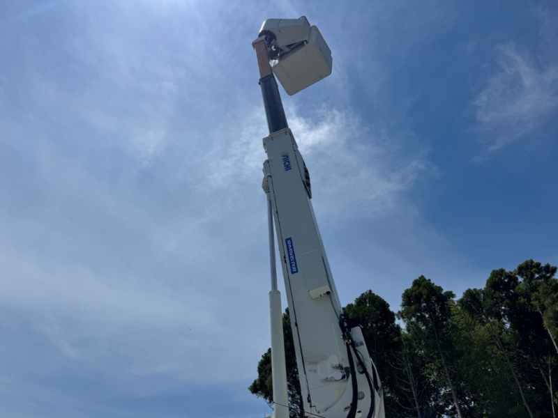 アイチ SH10A  電工仕様 9.9m　絶縁バケット200 AT|中古トラックの販売・買取・査定のアイナビ
