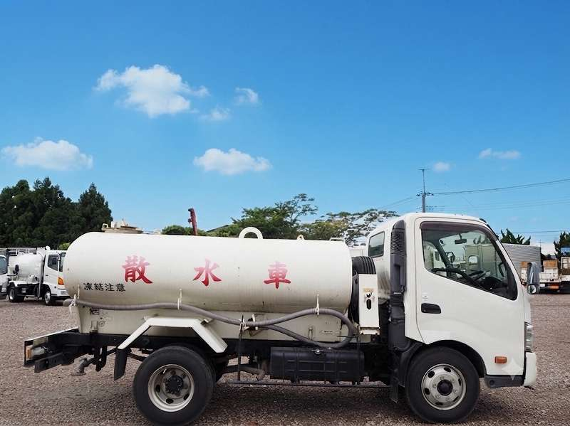 日野 デュトロ ワイド PTO式 前後散水車 4KL|中古トラックの販売・買取・査定のアイナビ