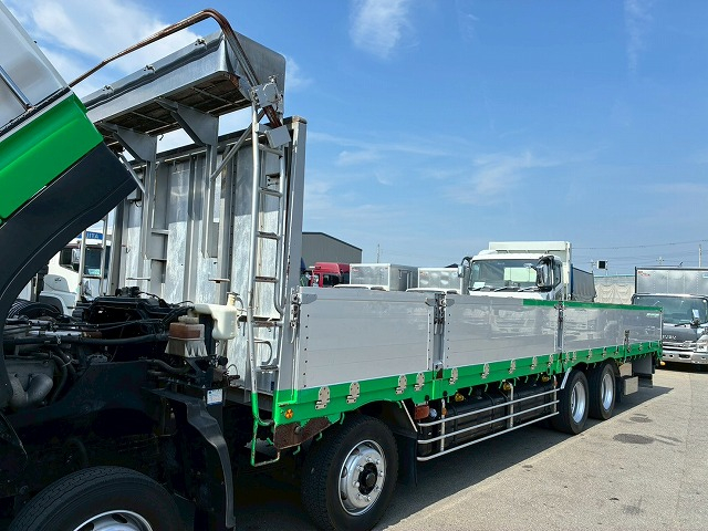 アルミブロック 8×4 後輪エアサス スムーサーG セミオートマ AT|中古トラックの販売・買取・査定のアイナビ