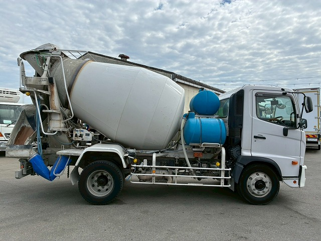 保証対象車両 増トン カヤバ 電動ホッパー 240馬力 6速MT|中古トラックの販売・買取・査定のアイナビ