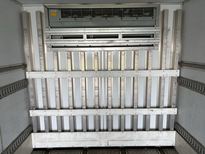 3軸高床 低温-32℃設定 2エバ 格納ゲート 後輪エアサス 車検付|中古トラックの販売・買取・査定のアイナビ
