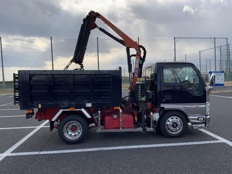 超希少車H27 深ダンプ　パルフィンガーグラップルラジコン付|中古トラックの販売・買取・査定のアイナビ