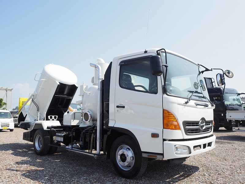 日野 レンジャー 新明和製 強力吸引車 汚泥吸引車|中古トラックの販売・買取・査定のアイナビ