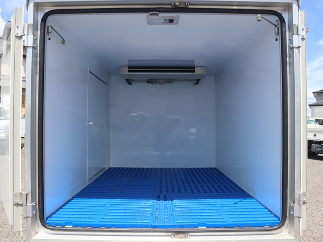 中温冷蔵冷凍車 菱重コールドチェーン -7℃~+25℃設定|中古トラックの販売・買取・査定のアイナビ