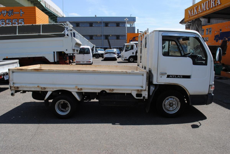 H18　アトラス　平ボディ　積載1.3t　9尺|中古トラックの販売・買取・査定のアイナビ