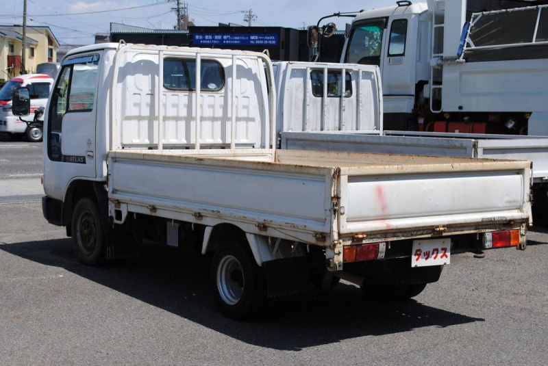H18　アトラス　平ボディ　積載1.3t　9尺|中古トラックの販売・買取・査定のアイナビ