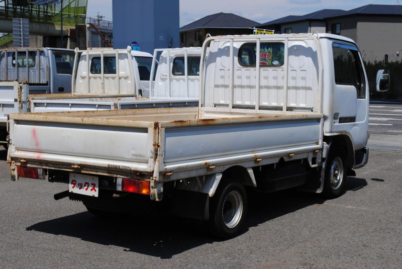 H18　アトラス　平ボディ　積載1.3t　9尺|中古トラックの販売・買取・査定のアイナビ