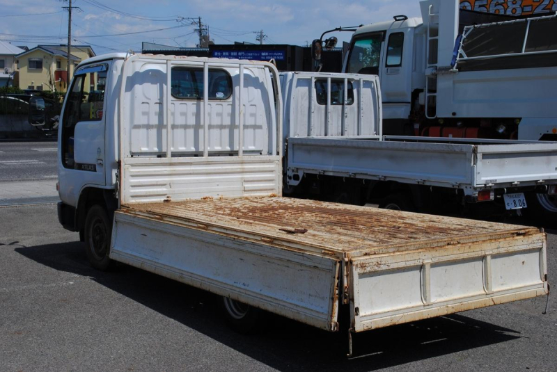 H18　アトラス　平ボディ　積載1.3t　9尺|中古トラックの販売・買取・査定のアイナビ