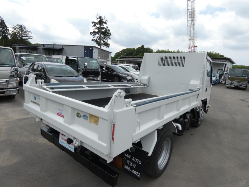 H25　2トン　マニュアル　ダンプ　260607|中古トラックの販売・買取・査定のアイナビ