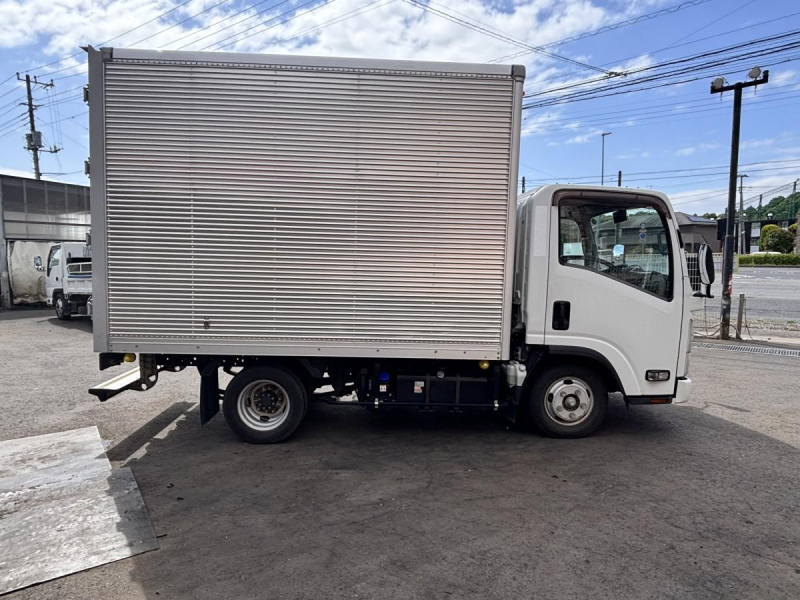 エルフ　10尺アルミバン　積載2000kg|中古トラックの販売・買取・査定のアイナビ